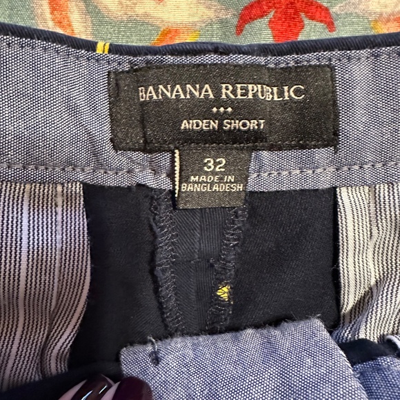 Banana Republic Aiden Navy Blue Shorts with Yellow Moon Pattern - Picture 3 of 7